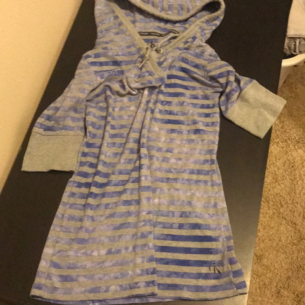 Short sleeve hoodie